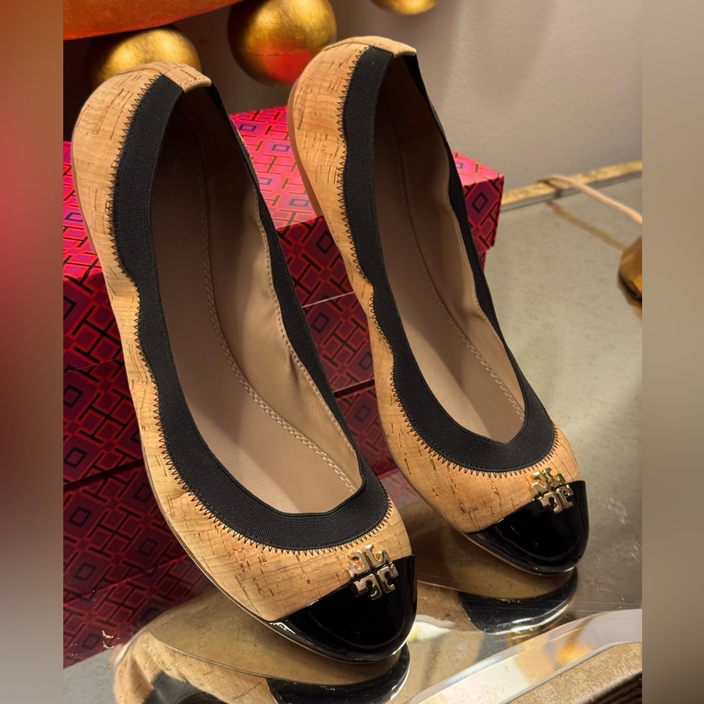 Tory Burch Natural/Black Cork/Patent Ballet Flats - Picture 2 of 6